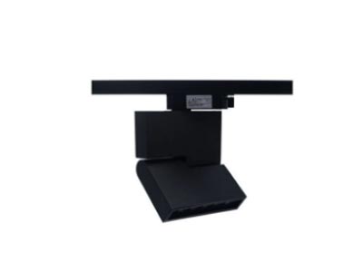 每個(gè)照明產(chǎn)品經(jīng)過(guò)數(shù)道工序